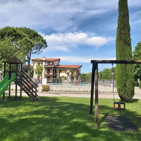 Apartment I Limoni Bilocale In Con Piscina Peschiera del Garda