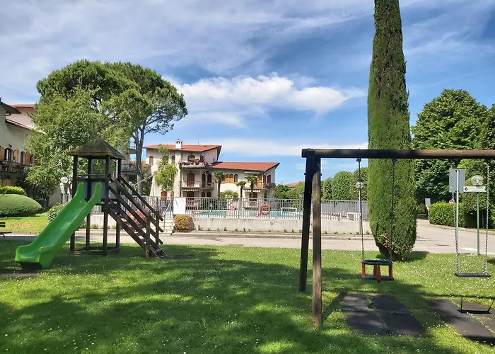 Apartment I Limoni Bilocale In Con Piscina Peschiera del Garda